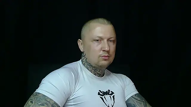 Snapshot of devilWithTats chatting on April 19, 2026, 8:02 am devilWithTats online show from April 19, 2026, 8:02 am