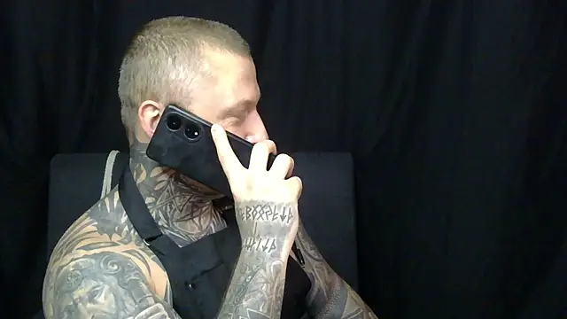 Snapshot of devilWithTats chatting on July 4, 2026, 8:09 am devilWithTats online show from July 4, 2026, 8:09 am