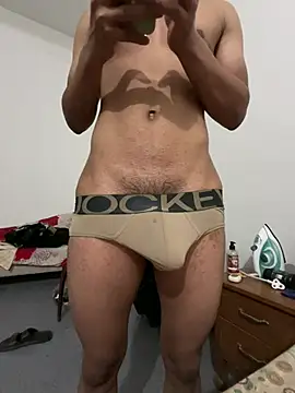 adiii283 online show from April 5, 2026, 12:30 am