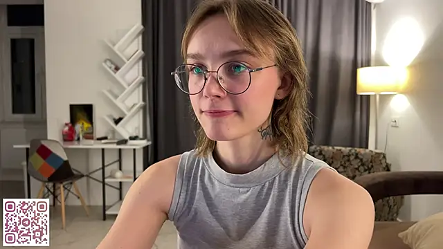 Lolatatee online show from May 7, 2026, 5:29 pm