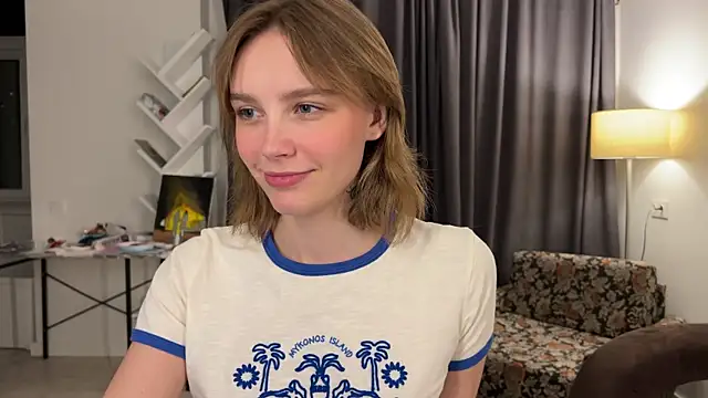 Lolatatee online show from May 17, 2026, 5:20 pm