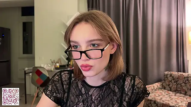 Lolatatee online show from May 25, 2026, 5:08 pm