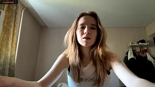 Snapshot of LeomaJee chatting on May 22, 2026, 11:38 am LeomaJee online show from May 22, 2026, 11:38 am