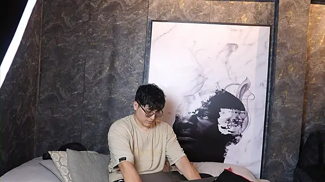 Mia and Belmonth online show from April 11, 2026, 6:56 pm