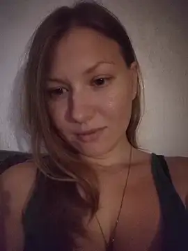 Snapshot of August_Shine chatting on May 28, 2026, 6:16 pm August Shine online show from May 28, 2026, 6:16 pm