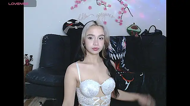 Snapshot of sweet_molly420 chatting on June 24, 2026, 11:04 pm sweet molly420 online show from June 24, 2026, 11:04 pm