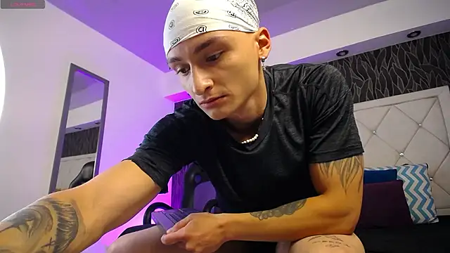 Snapshot of DIEGO_JONES chatting on March 4, 2026, 3:07 pm DIEGO JONES online show from March 4, 2026, 3:07 pm