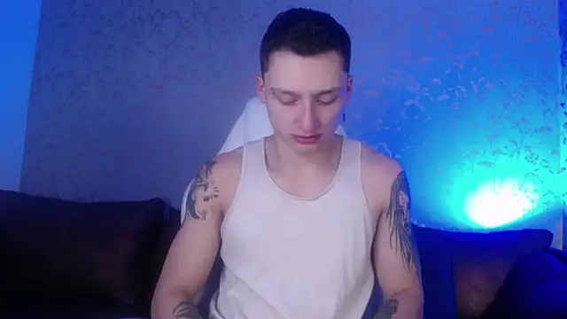 Snapshot of DIEGO_JONES chatting on April 18, 2026, 12:42 pm DIEGO JONES online show from April 18, 2026, 12:42 pm
