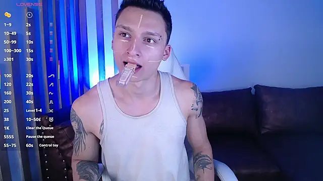 Snapshot of DIEGO_JONES chatting on April 29, 2026, 8:26 pm DIEGO JONES online show from April 29, 2026, 8:26 pm