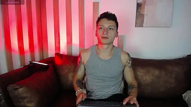 Snapshot of DIEGO_JONES chatting on May 27, 2026, 1:08 pm DIEGO JONES online show from May 27, 2026, 1:08 pm