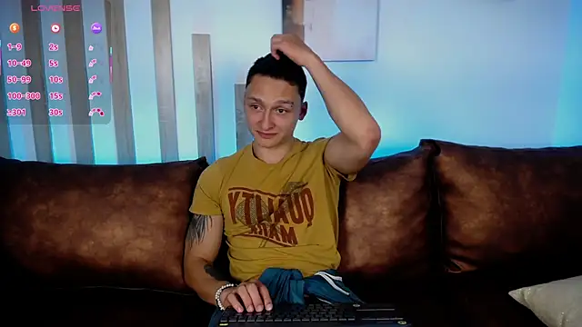 Snapshot of DIEGO_JONES chatting on June 3, 2026, 1:03 pm DIEGO JONES online show from June 3, 2026, 1:03 pm