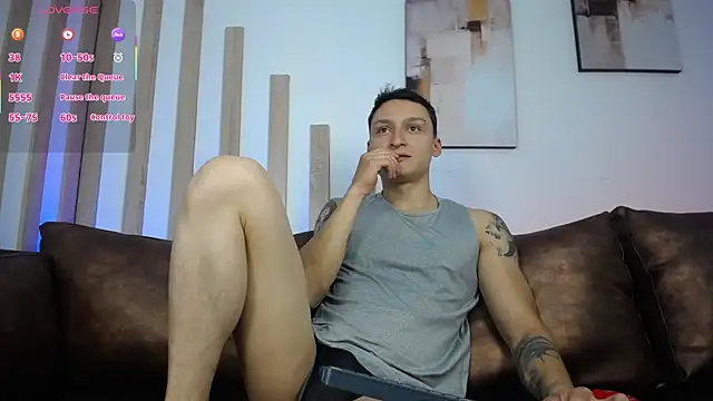 Snapshot of DIEGO_JONES chatting on July 8, 2026, 1:04 pm DIEGO JONES online show from July 8, 2026, 1:04 pm