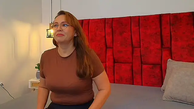  Monaliza  online show from May 25, 2026, 12:33 pm