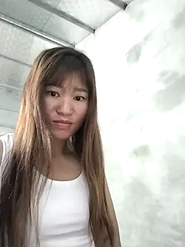 Lilinn  online show from April 1, 2026, 11:02 pm