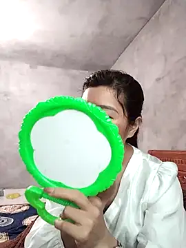 Lilinn  online show from April 3, 2026, 11:58 pm