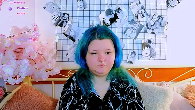 Snapshot of Lunaar_ chatting on July 14, 2026, 5:34 am Lunaar online show from July 14, 2026, 5:34 am