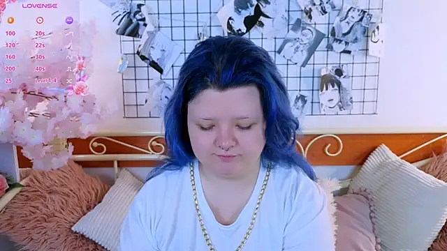 Snapshot of Lunaar_ chatting on August 3, 2026, 5:17 am Lunaar online show from August 3, 2026, 5:17 am