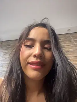 Mia-villalobos online show from March 15, 2026, 11:27 am