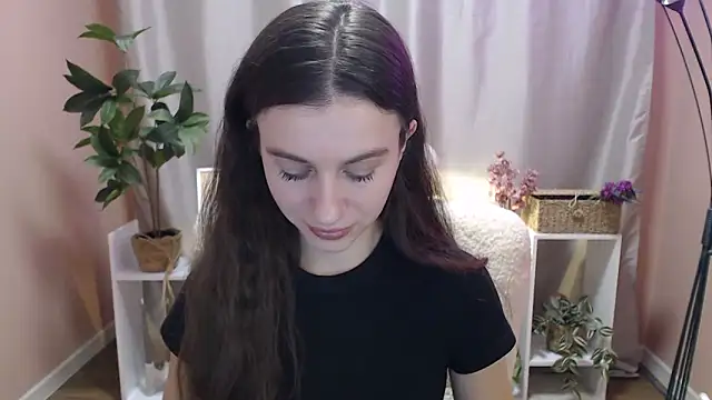 Snapshot of MistyBree chatting on March 5, 2026, 9:38 am MistyBree online show from March 5, 2026, 9:38 am