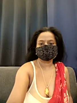 misti-boudii online show from April 6, 2026, 10:44 pm