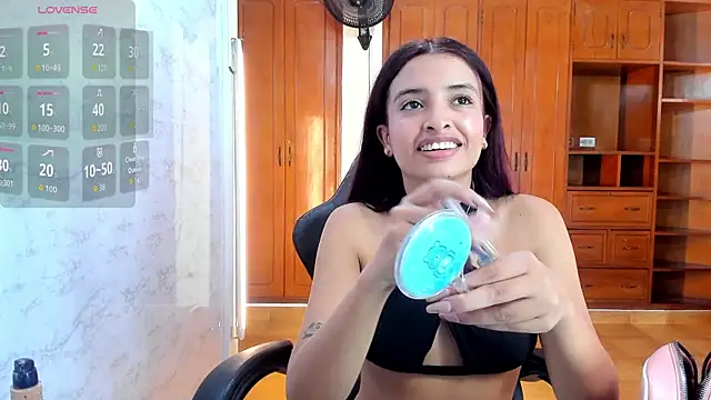 Snapshot of lizzie_skinny chatting on March 18, 2026, 7:06 pm lizzie skinny online show from March 18, 2026, 7:06 pm