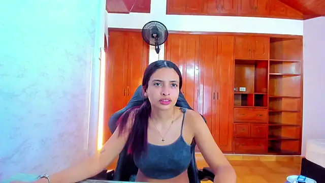 Snapshot of lizzie_skinny chatting on July 9, 2026, 7:07 pm lizzie skinny online show from July 9, 2026, 7:07 pm