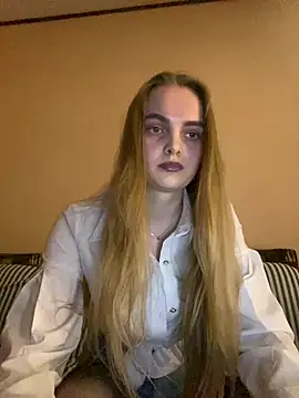 LunaVey online show from March 29, 2026, 5:02 pm