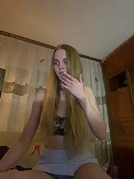 LunaVey online show from April 9, 2026, 6:24 pm