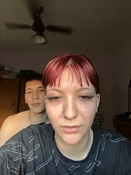 Snapshot of Foxxyice chatting on March 4, 2026, 8:37 pm Foxxyice online show from March 4, 2026, 8:37 pm