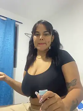 Snapshot of lulu-19 chatting on March 6, 2026, 11:23 pm lulu-19 online show from March 6, 2026, 11:23 pm