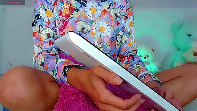 catriona queen16 online show from May 31, 2026, 3:26 am