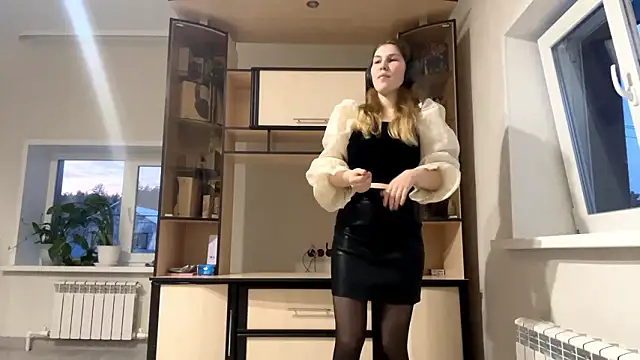 Snapshot of JoanieMochel chatting on March 4, 2026, 2:23 pm JoanieMochel online show from March 4, 2026, 2:23 pm