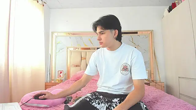 monky 0002 online show from March 18, 2026, 5:49 pm