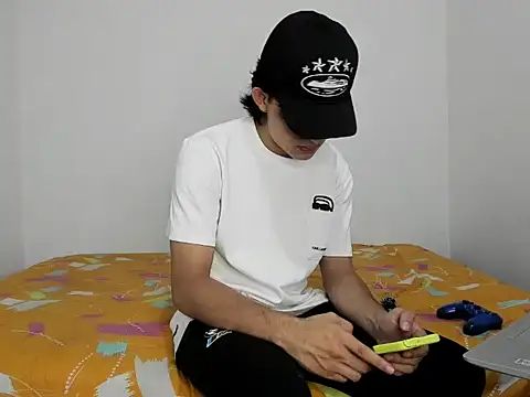 monky 0002 online show from May 24, 2026, 8:36 pm