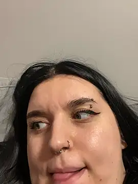 Snapshot of Luizaa004 chatting on March 9, 2026, 7:07 pm Luizaa004 online show from March 9, 2026, 7:07 pm