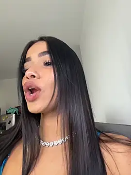 Snapshot of Bella_Smithe chatting on March 23, 2026, 2:43 pm Bella Smithe online show from March 23, 2026, 2:43 pm