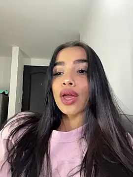 Snapshot of Bella_Smithe chatting on March 27, 2026, 12:38 am Bella Smithe online show from March 27, 2026, 12:38 am