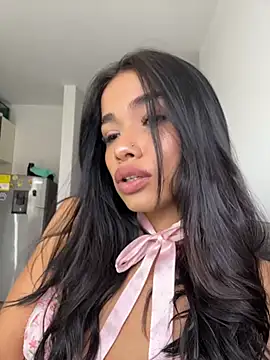 Snapshot of Bella_Smithe chatting on April 4, 2026, 4:37 pm Bella Smithe online show from April 4, 2026, 4:37 pm
