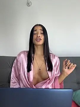 Snapshot of Bella_Smithe chatting on April 10, 2026, 2:22 pm Bella Smithe online show from April 10, 2026, 2:22 pm