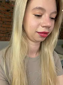 BellaSuns online show from July 7, 2026, 11:42 pm