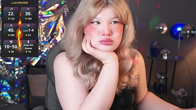 LilithNlsn online show from May 3, 2026, 1:55 am