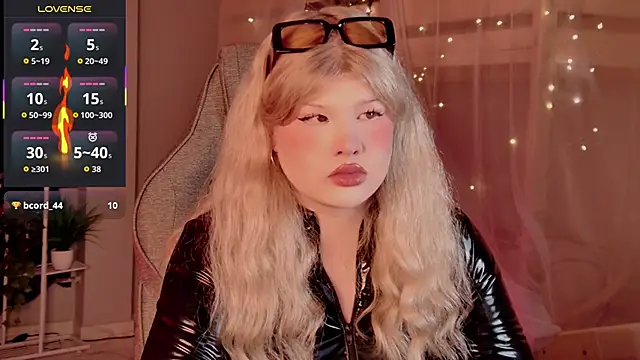 LilithNlsn online show from May 27, 2026, 1:57 am