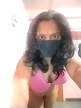 Snapshot of Miss-Dolly07 chatting on March 8, 2026, 5:50 pm Miss-Dolly07 online show from March 8, 2026, 5:50 pm