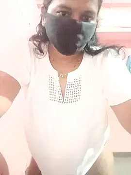 Snapshot of Miss-Dolly07 chatting on March 23, 2026, 12:47 am Miss-Dolly07 online show from March 23, 2026, 12:47 am