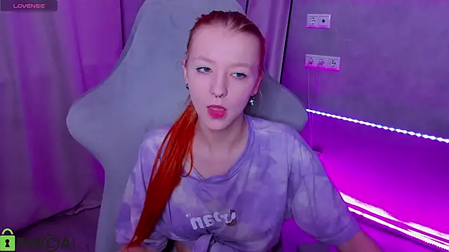 Emma Dusk online show from May 8, 2026, 1:00 am