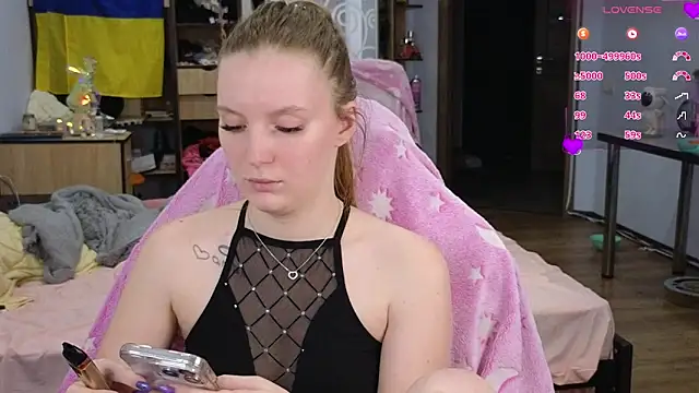 Snapshot of Mary_Blu chatting on February 28, 2026, 6:09 pm Mary Blu online show from February 28, 2026, 6:09 pm