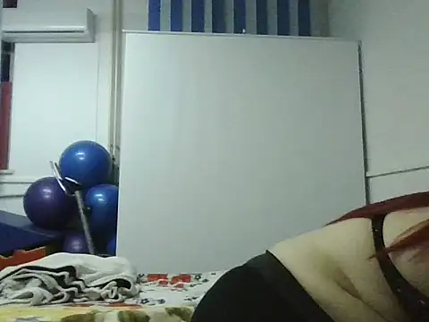 Snapshot of RedHair_BrunetJhon chatting on May 6, 2026, 7:30 pm RedHair BrunetJhon online show from May 6, 2026, 7:30 pm