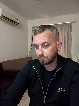 Snapshot of BlondAlpha chatting on March 4, 2026, 5:24 am BlondAlpha online show from March 4, 2026, 5:24 am