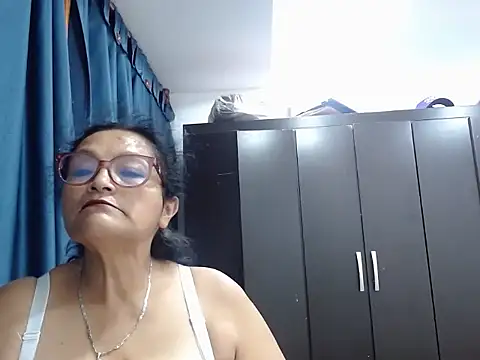  BellaNocturna online show from May 27, 2026, 2:41 am