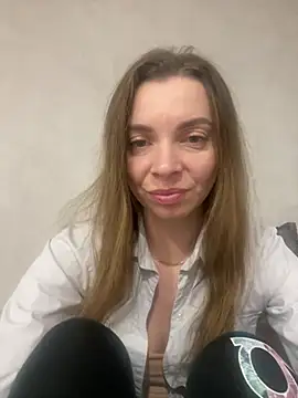 Snapshot of Luna2547 chatting on March 3, 2026, 8:48 pm Luna2547 online show from March 3, 2026, 8:48 pm